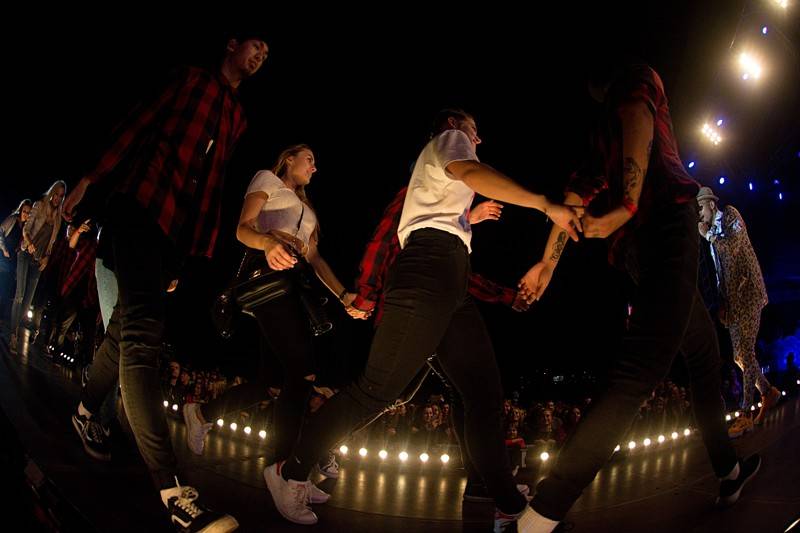 Ben Cristovao předvedl ve Žlutých lázních skvělou show plnou překvapení