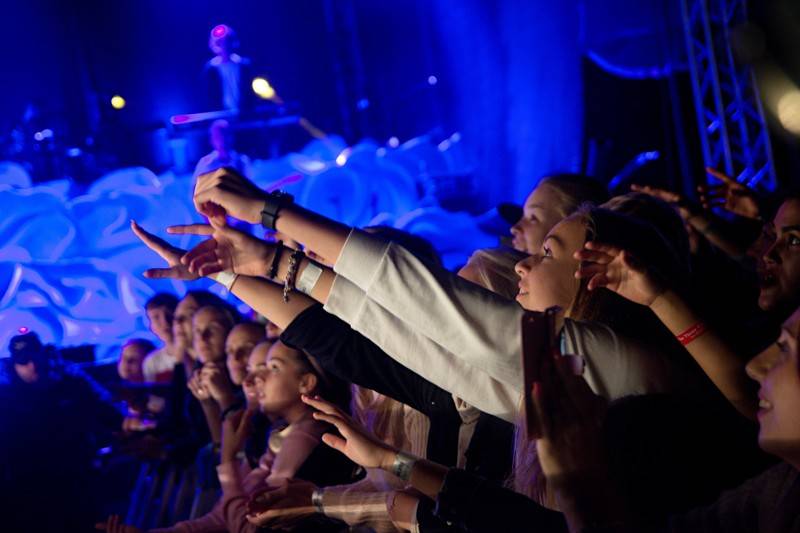 Ben Cristovao předvedl ve Žlutých lázních skvělou show plnou překvapení