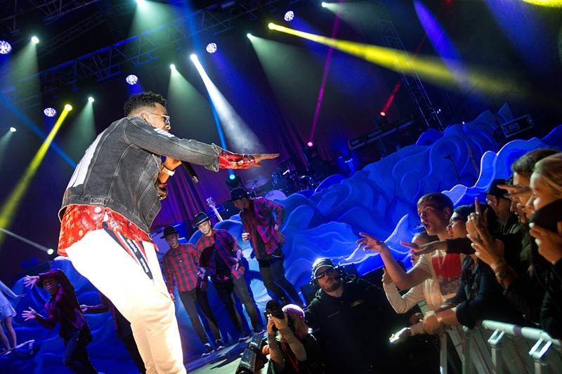 Ben Cristovao předvedl ve Žlutých lázních skvělou show plnou překvapení