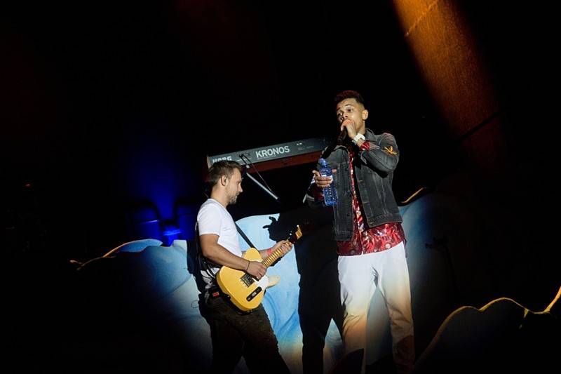 Ben Cristovao předvedl ve Žlutých lázních skvělou show plnou překvapení