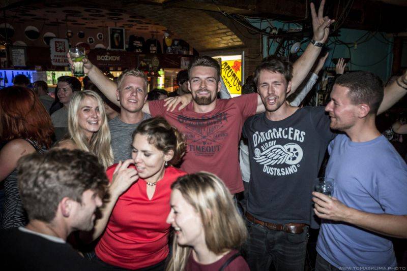 Brutus svým fanouškům ve Vagonu předvedl bigbítovou smršť 