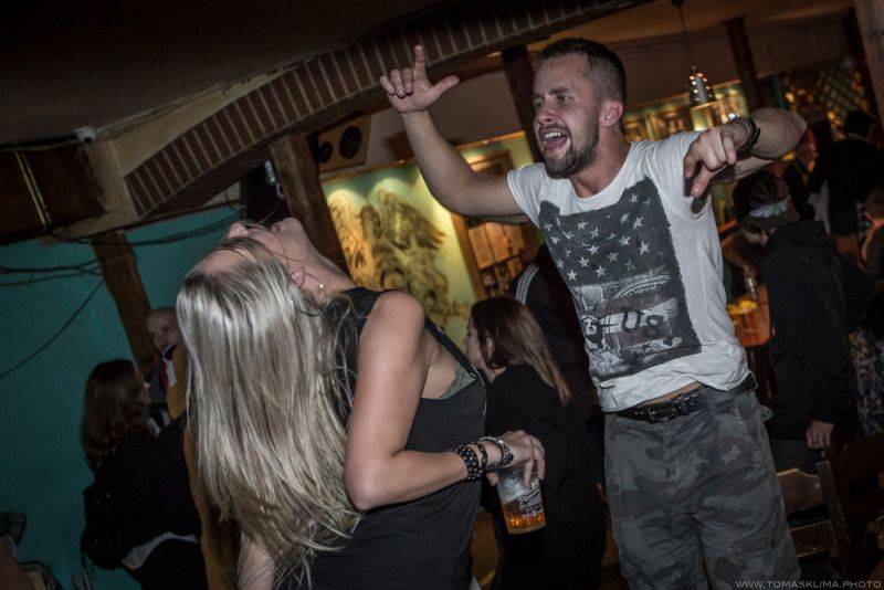 Brutus svým fanouškům ve Vagonu předvedl bigbítovou smršť 