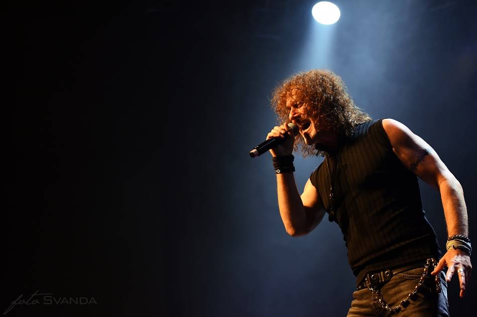 Nazareth v brněnském Sonu servírovali své největší hity 