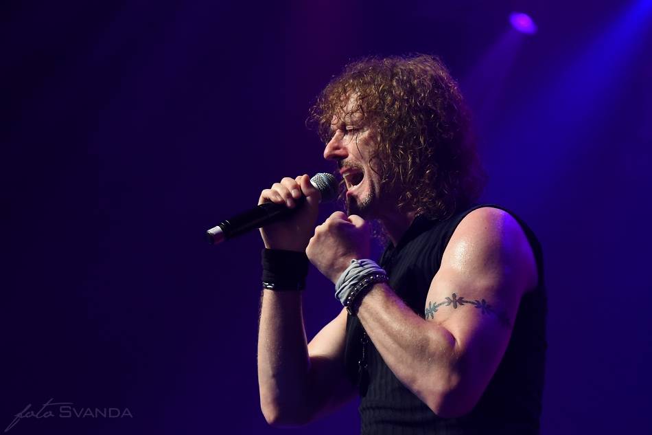 Nazareth v brněnském Sonu servírovali své největší hity 