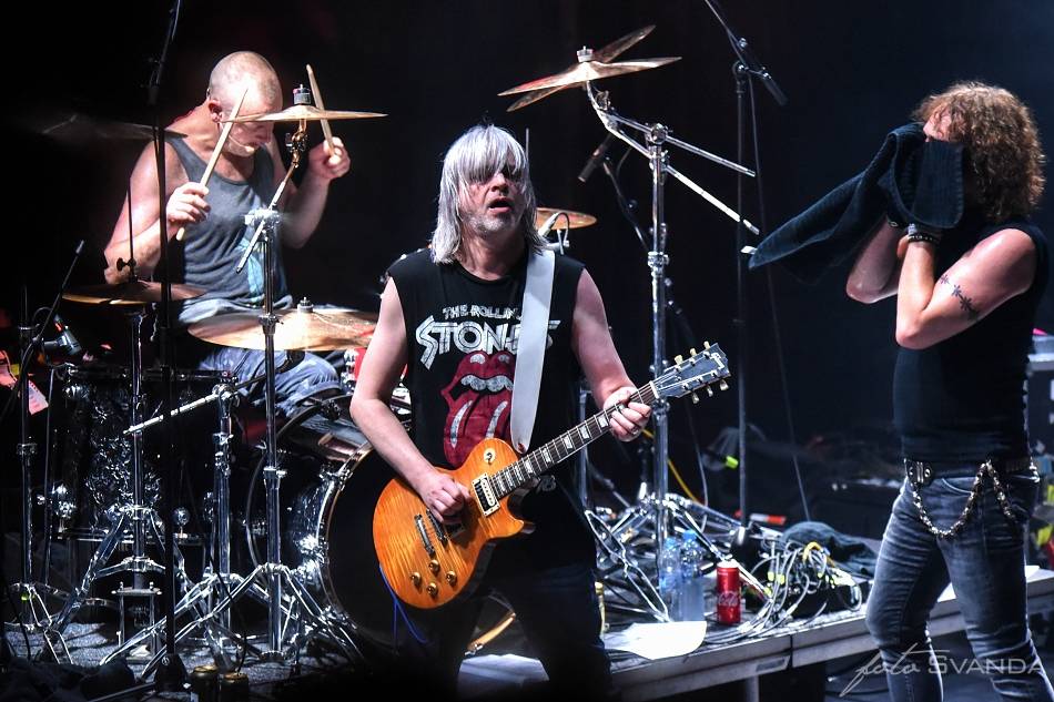 Nazareth v brněnském Sonu servírovali své největší hity 