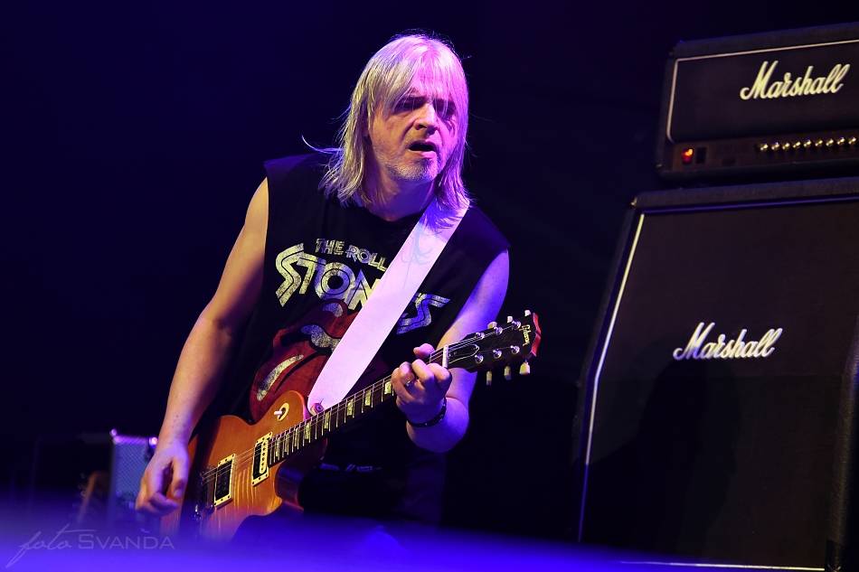 Nazareth v brněnském Sonu servírovali své největší hity 