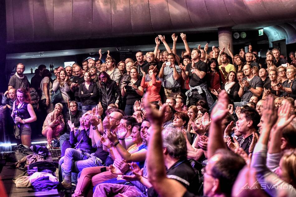 Nazareth v brněnském Sonu servírovali své největší hity 