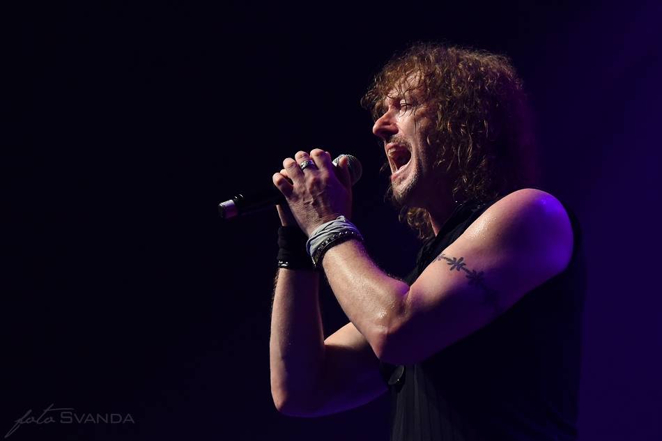 Nazareth v brněnském Sonu servírovali své největší hity 