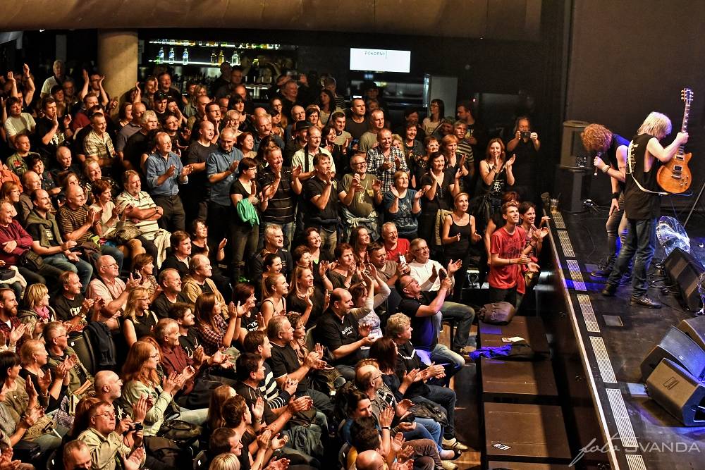 Nazareth v brněnském Sonu servírovali své největší hity 