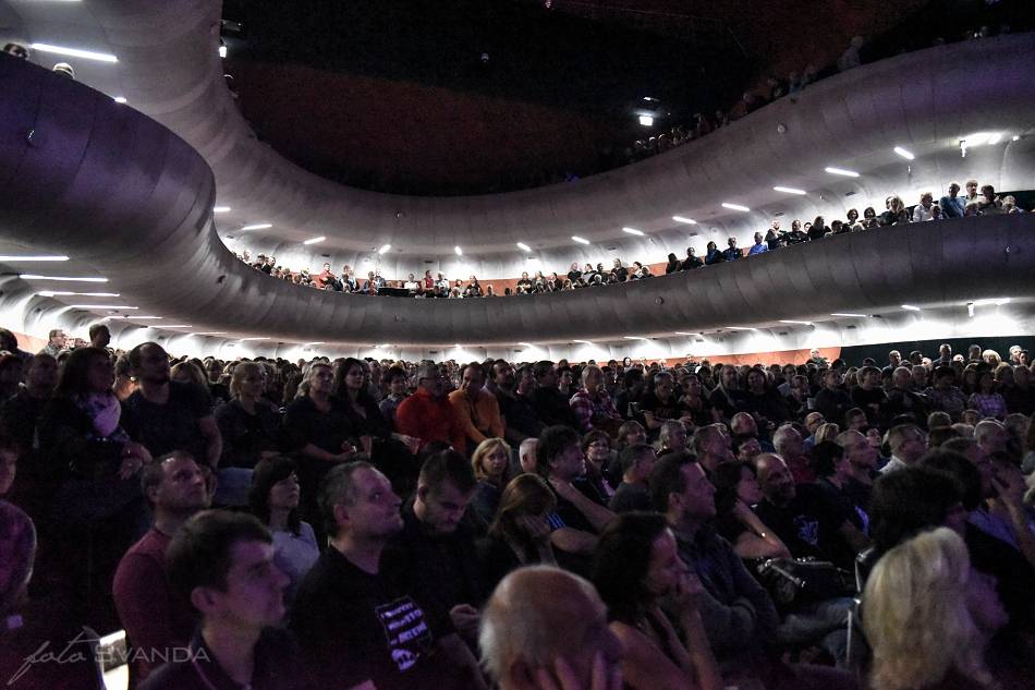 Nazareth v brněnském Sonu servírovali své největší hity 