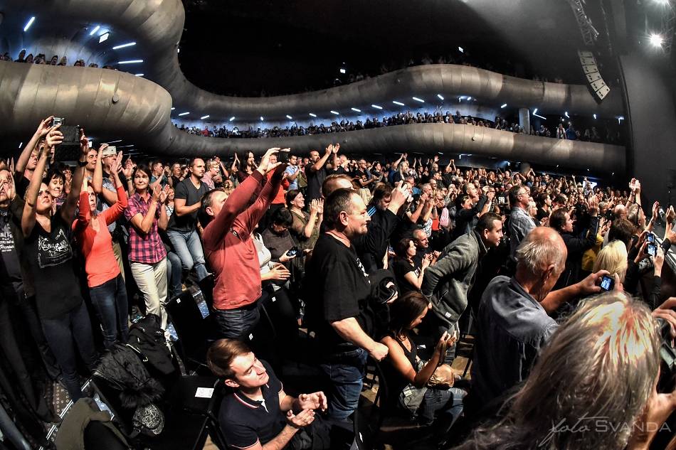 Nazareth v brněnském Sonu servírovali své největší hity 