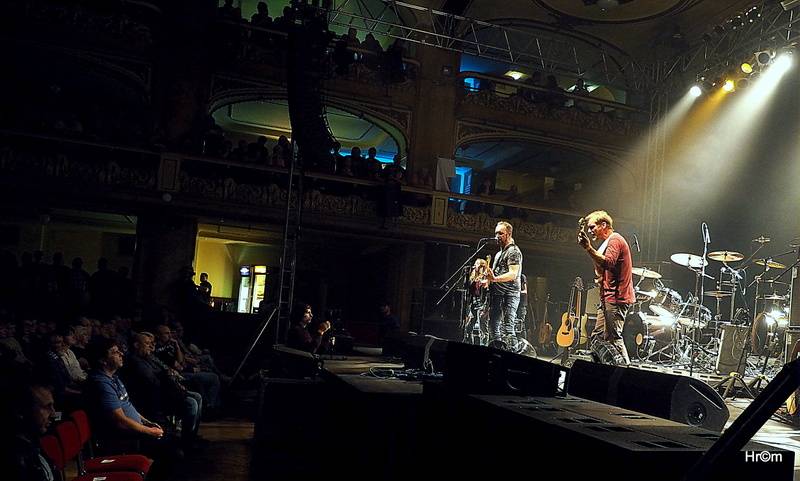 Nazareth zpívali hity Love Hurts nebo Dream On pražské Lucerně