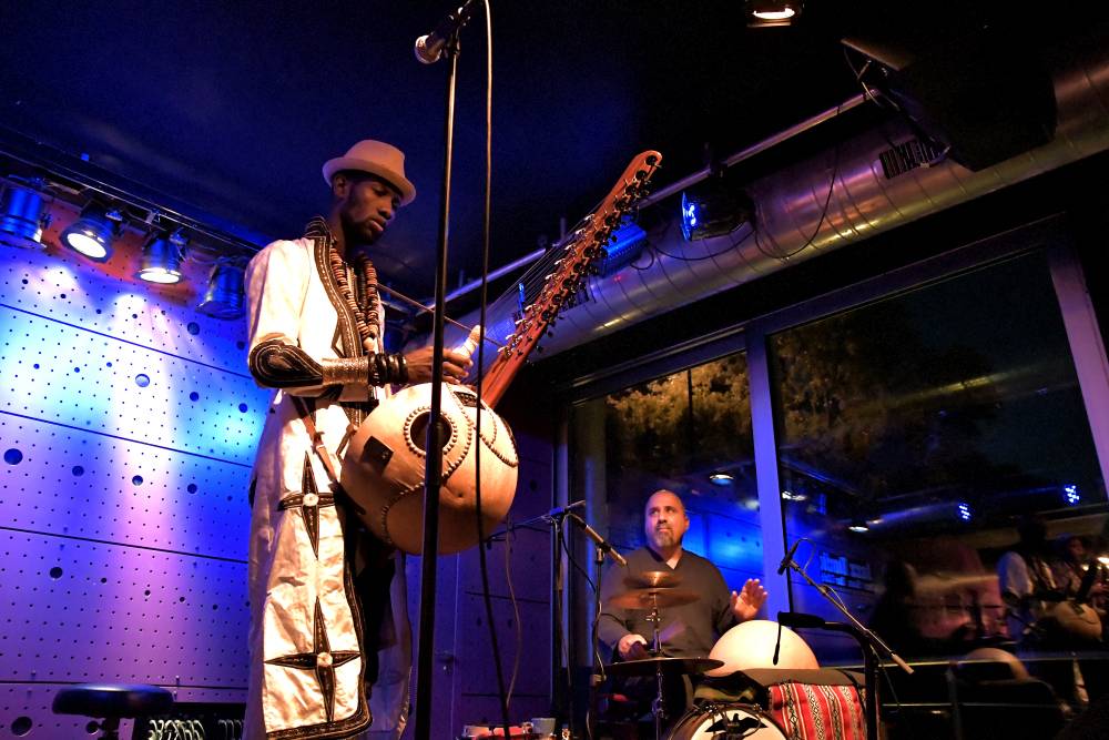 Moussa Cissokho - Jan Galega Bronnimann - Omri Hason African Project hráli v Jazz Docku