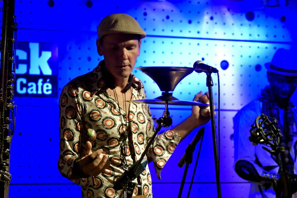 Moussa Cissokho - Jan Galega Bronnimann - Omri Hason African Project hráli v Jazz Docku