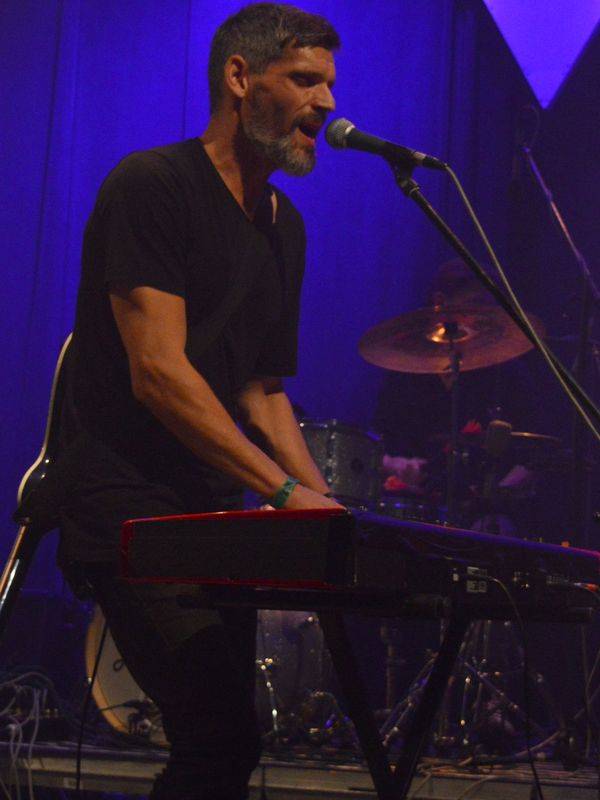 Thom Artway v Paláci Akropolis vzpomínal na cesty po světě a zahrál hned několik novinek