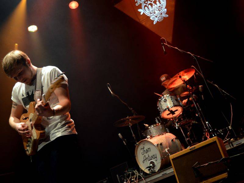 Thom Artway v Paláci Akropolis vzpomínal na cesty po světě a zahrál hned několik novinek