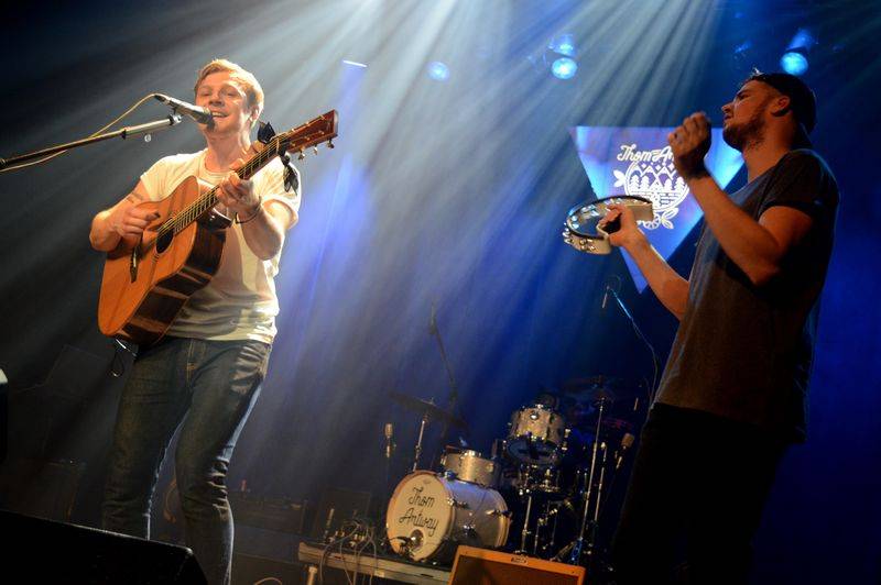 Thom Artway v Paláci Akropolis vzpomínal na cesty po světě a zahrál hned několik novinek