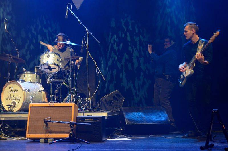 Thom Artway v Paláci Akropolis vzpomínal na cesty po světě a zahrál hned několik novinek