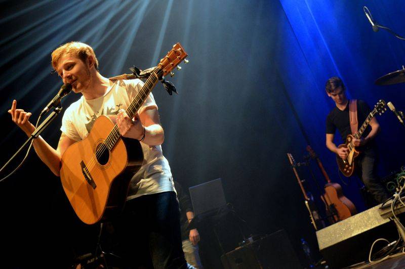 Thom Artway v Paláci Akropolis vzpomínal na cesty po světě a zahrál hned několik novinek