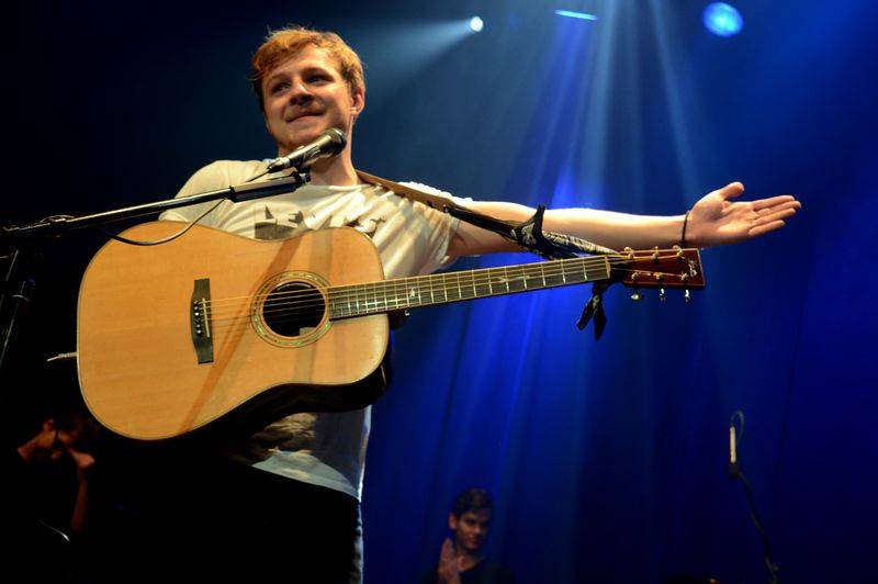 Thom Artway v Paláci Akropolis vzpomínal na cesty po světě a zahrál hned několik novinek