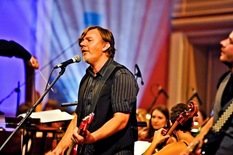 Michal Hrůza připomněl v Rudolfinu své největší hity za 20 let kariéry