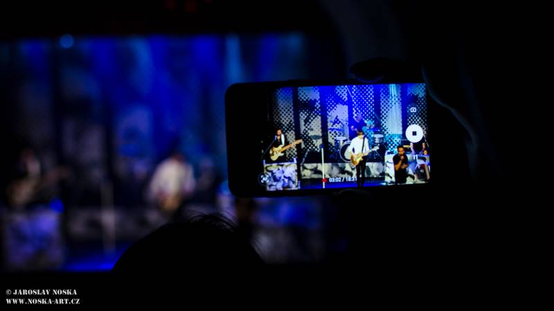 Slza rozezpívala v Jirkově celé divadlo, předvedla i novinku Holomráz z chystané desky 