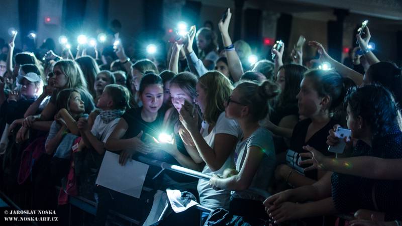 Slza rozezpívala v Jirkově celé divadlo, předvedla i novinku Holomráz z chystané desky 