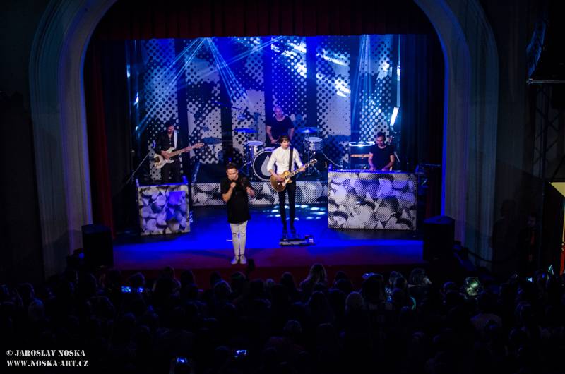 Slza rozezpívala v Jirkově celé divadlo, předvedla i novinku Holomráz z chystané desky 