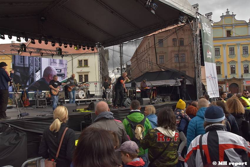 Pilsner fest: Milovníkům dobrého piva hráli Monkey Business, Mňága a Žďorp nebo Alice