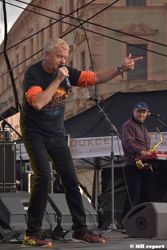 Pilsner fest: Milovníkům dobrého piva hráli Monkey Business, Mňága a Žďorp nebo Alice