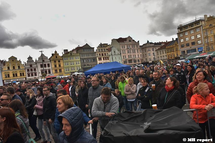 Pilsner fest: Milovníkům dobrého piva hráli Monkey Business, Mňága a Žďorp nebo Alice