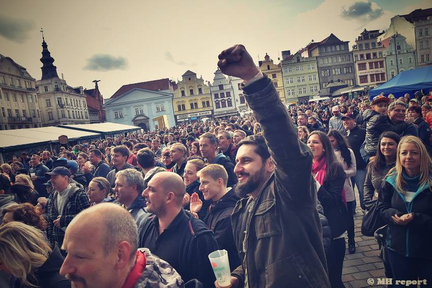 Pilsner fest: Milovníkům dobrého piva hráli Monkey Business, Mňága a Žďorp nebo Alice