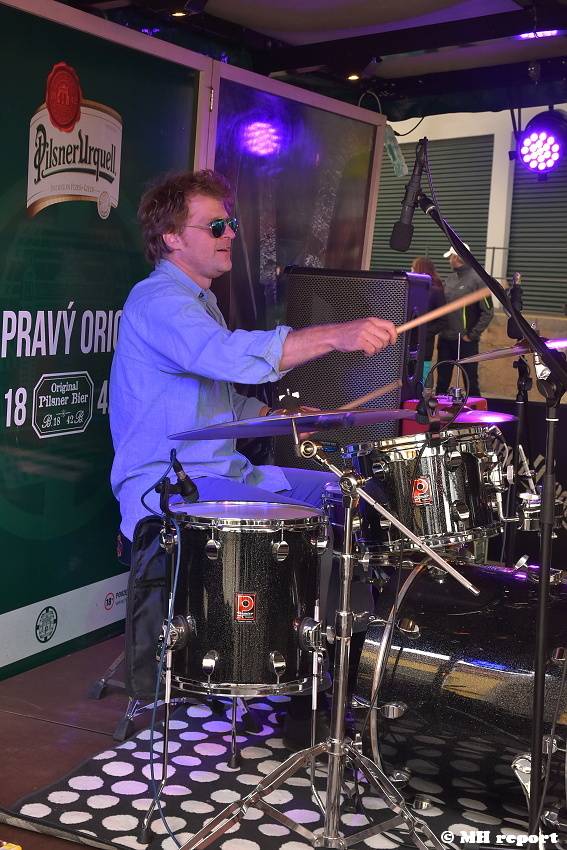 Pilsner fest: Milovníkům dobrého piva hráli Monkey Business, Mňága a Žďorp nebo Alice