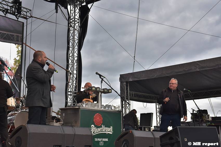 Pilsner fest: Milovníkům dobrého piva hráli Monkey Business, Mňága a Žďorp nebo Alice