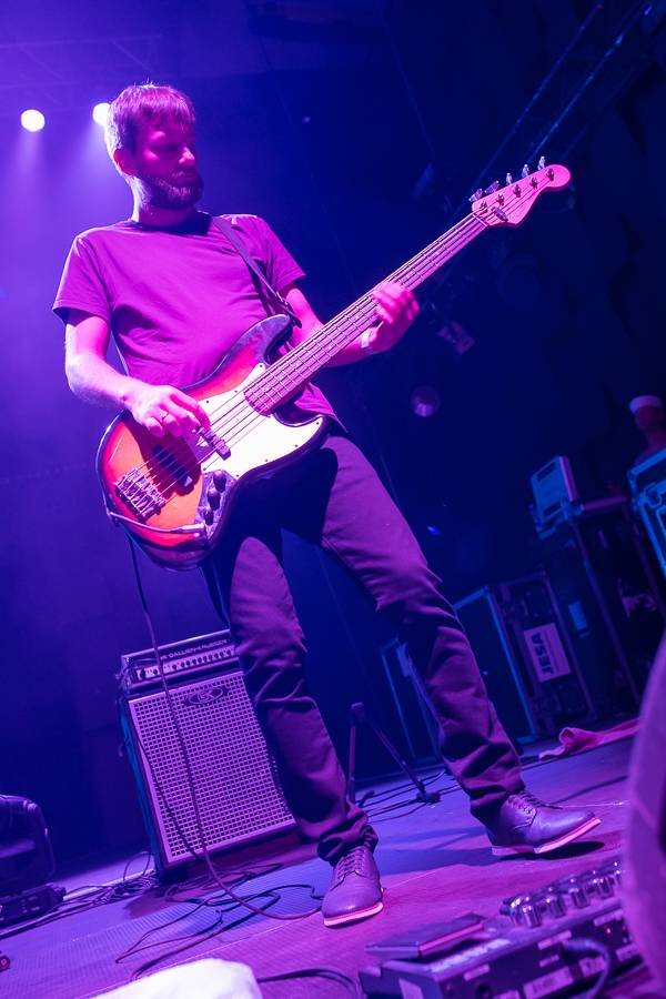 Zrní křtili desku Jiskřící v zaplněném Foru Karlín s hradeckou filharmonií