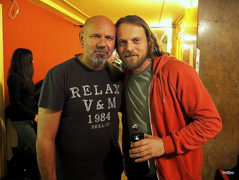 Harlej slavil ve vyprodané Lucerně se symfonickým orchestrem a Otou Balagem