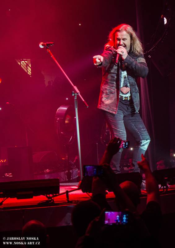 Kabát se svým turné ovládl Karlovy Vary