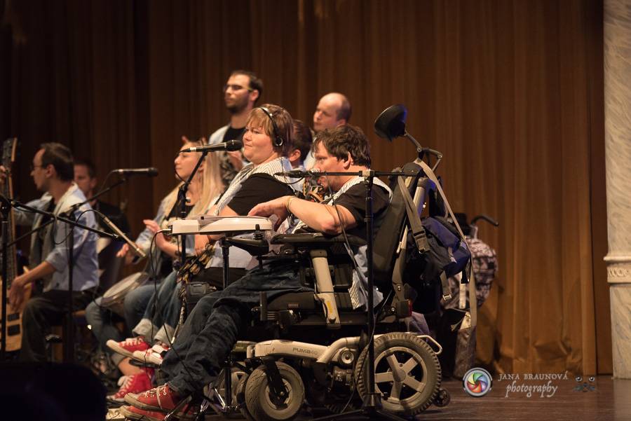 Fenomenální The Tap Tap odehráli benefiční koncert pro plzeňský Hospic svatého Lazara v Plzni