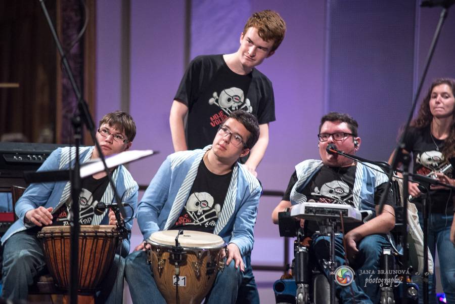 Fenomenální The Tap Tap odehráli benefiční koncert pro plzeňský Hospic svatého Lazara v Plzni