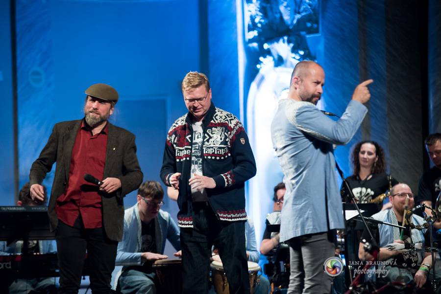 Fenomenální The Tap Tap odehráli benefiční koncert pro plzeňský Hospic svatého Lazara v Plzni