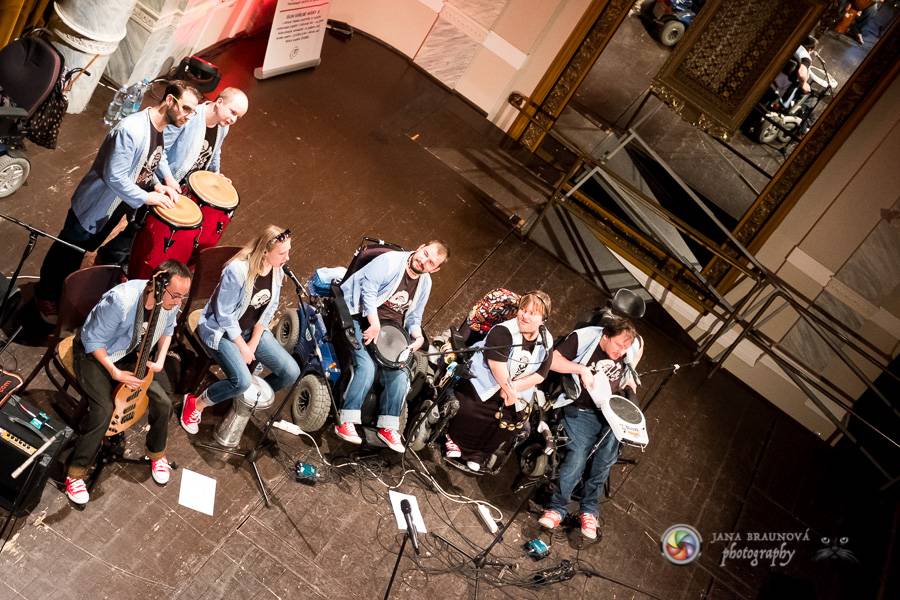 Fenomenální The Tap Tap odehráli benefiční koncert pro plzeňský Hospic svatého Lazara v Plzni