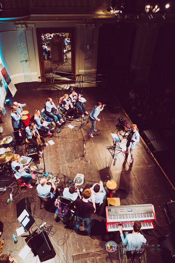 Fenomenální The Tap Tap odehráli benefiční koncert pro plzeňský Hospic svatého Lazara v Plzni