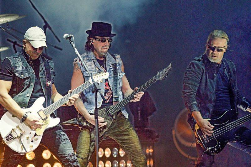 Kabát vyprodal halu i v Českých Budějovicích