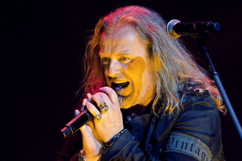 Kabát vyprodal halu i v Českých Budějovicích