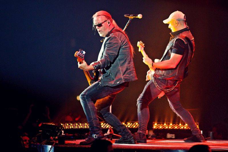 Kabát vyprodal halu i v Českých Budějovicích