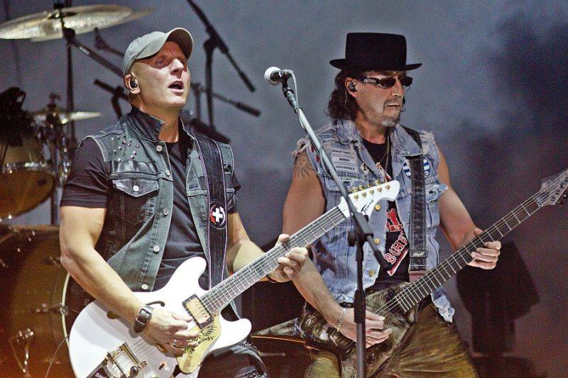 Kabát vyprodal halu i v Českých Budějovicích