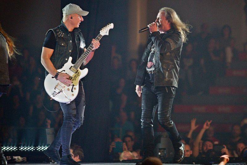 Kabát vyprodal halu i v Českých Budějovicích