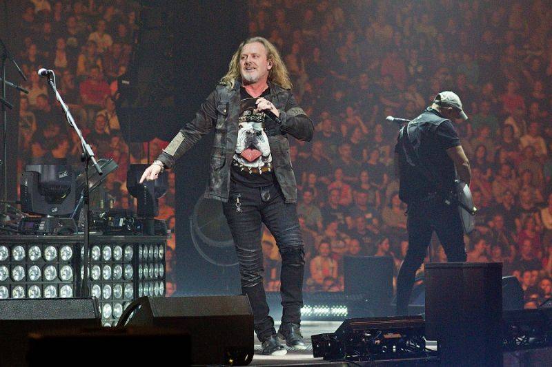 Kabát vyprodal halu i v Českých Budějovicích