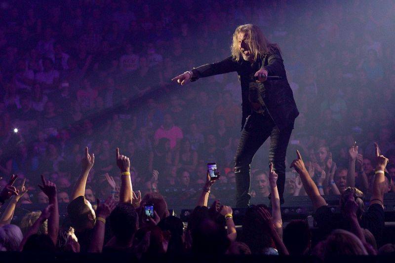 Kabát vyprodal halu i v Českých Budějovicích