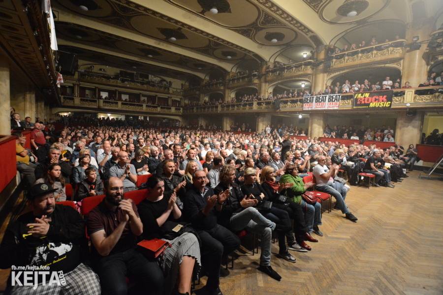 Sweet v Praze zvedali fanoušky ze sedadel